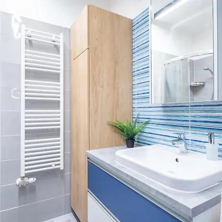 Brand New Flat شقة